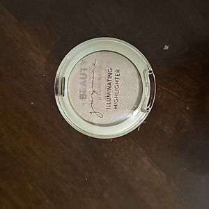 Jasmine beauty illuminating highlighter